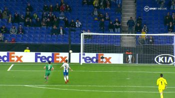 Niewiarygodne pudło w meczu Ligi Europy! 19-latek zrobił coś niemożliwego (VIDEO)